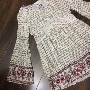 Coco Jameson floral and lace accents